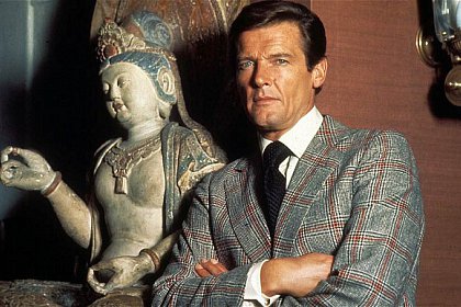 A murit Roger MOORE, cel mai carismatic James Bond - agentul 007