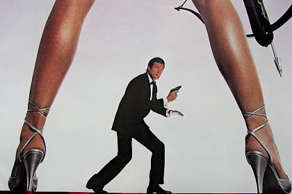 A murit Roger MOORE, cel mai carismatic James Bond - agentul 007