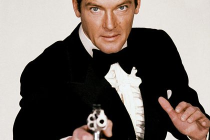 A murit Roger MOORE, cel mai carismatic James Bond - agentul 007