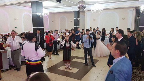 Taraful Laura Olteanu  a cântat la nunta câștigătorilor marelui premiu al Târgului de nunti Trend Mariaj