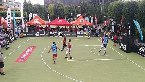 Campionat național de streetball, în parcarea Iulius Mall Suceava