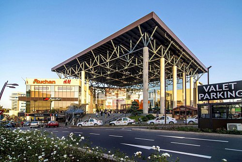 Iulius Mall-urile din țară, vândute 50% fondului de investitii Atterbury Europe