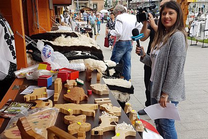 Târg de Sânziene si spectacol folcloric în Centrul Sucevei - Foto