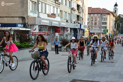 Skirtbike - Fustițe pe bicicletă, duminică, la Suceava