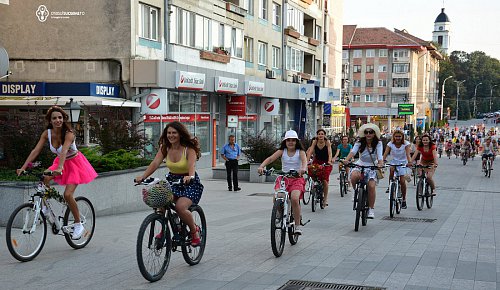Skirtbike - Fustițe pe bicicletă, duminică, la Suceava
