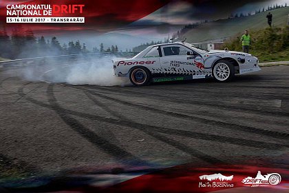 Drift Rarău – spectacol auto la înălțime, cu mașini tunate, piloți îndrăzneți și sute de cai putere