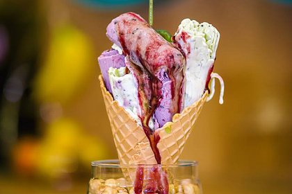 Thet - savoarea înghețatei thailandeze, în Food Court Iulius Mall Suceava