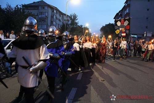 Parada cu făclii a deschis festivitățile celui mai mare festival medieval din țară, la Suceava - Galerie Foto