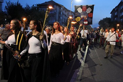 Parada cu făclii a deschis festivitățile celui mai mare festival medieval din țară, la Suceava - Galerie Foto