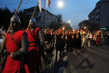 Parada cu făclii a deschis festivitățile celui mai mare festival medieval din țară, la Suceava - Galerie Foto