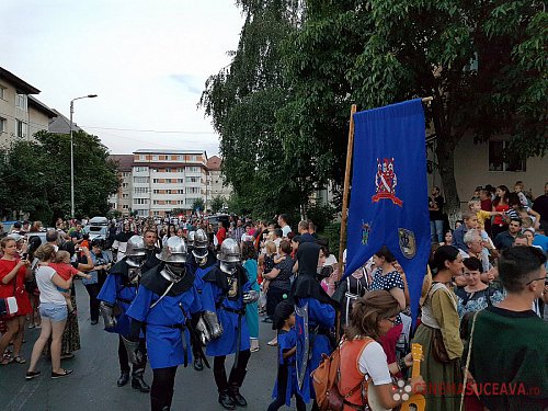 Parada cu făclii a deschis festivitățile celui mai mare festival medieval din țară, la Suceava - Galerie Foto