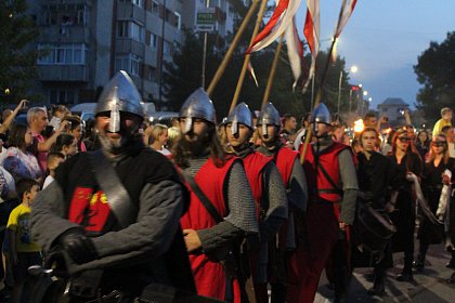 Parada cu făclii a deschis festivitățile celui mai mare festival medieval din țară, la Suceava - Galerie Foto