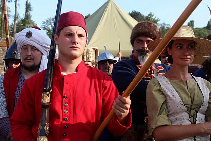 Cel mai mare festival medieval din România, deschis oficial, la Suceava, cu salve de tun și binecuvântarea lui Ștefan cel Mare