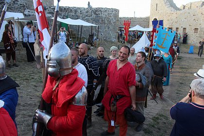 Cel mai mare festival medieval din România, deschis oficial, la Suceava, cu salve de tun și binecuvântarea lui Ștefan cel Mare