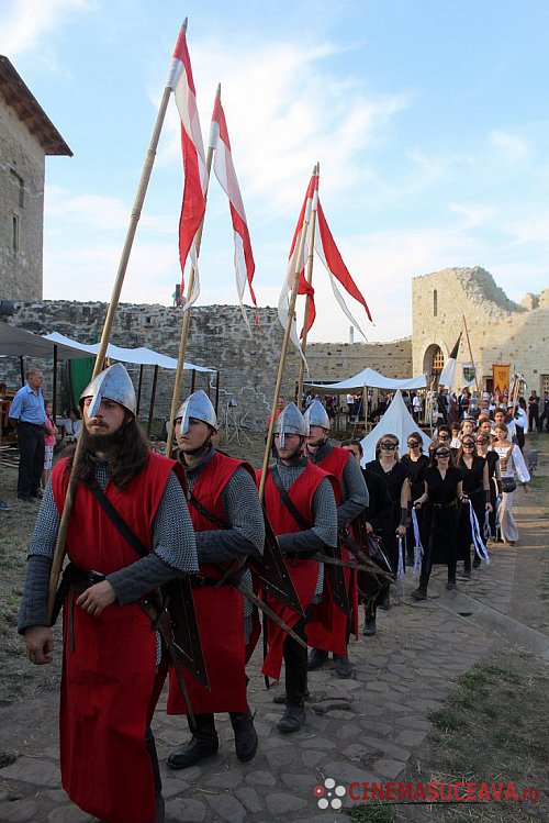 Cel mai mare festival medieval din România, deschis oficial, la Suceava, cu salve de tun și binecuvântarea lui Ștefan cel Mare