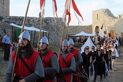 Cel mai mare festival medieval din România, deschis oficial, la Suceava, cu salve de tun și binecuvântarea lui Ștefan cel Mare