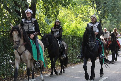 Cel mai mare festival medieval din România, deschis oficial, la Suceava, cu salve de tun și binecuvântarea lui Ștefan cel Mare