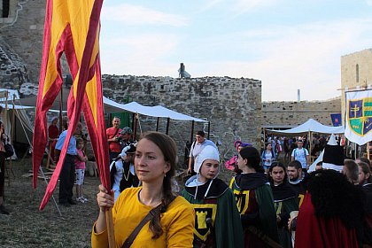 Cel mai mare festival medieval din România, deschis oficial, la Suceava, cu salve de tun și binecuvântarea lui Ștefan cel Mare