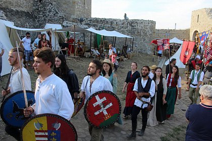 Cel mai mare festival medieval din România, deschis oficial, la Suceava, cu salve de tun și binecuvântarea lui Ștefan cel Mare