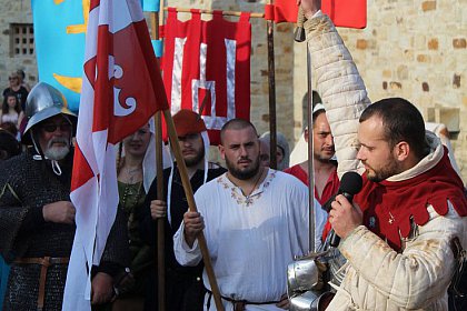 Cel mai mare festival medieval din România, deschis oficial, la Suceava, cu salve de tun și binecuvântarea lui Ștefan cel Mare