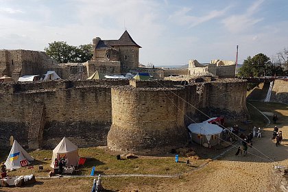 Cel mai mare festival medieval din România, deschis oficial, la Suceava, cu salve de tun și binecuvântarea lui Ștefan cel Mare