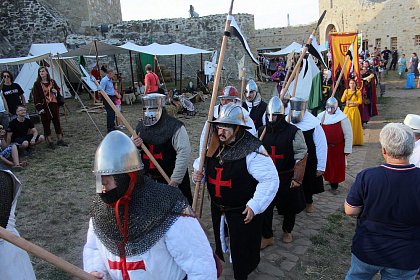 Cel mai mare festival medieval din România, deschis oficial, la Suceava, cu salve de tun și binecuvântarea lui Ștefan cel Mare