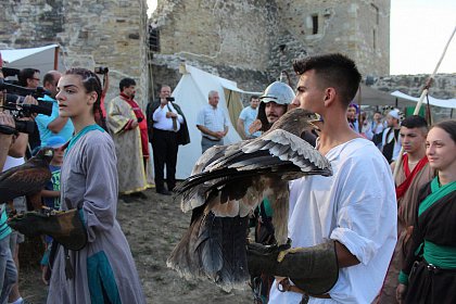 Cel mai mare festival medieval din România, deschis oficial, la Suceava, cu salve de tun și binecuvântarea lui Ștefan cel Mare