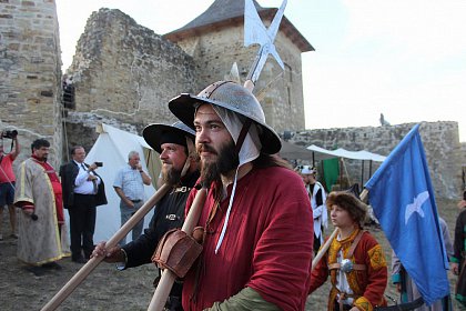 Cel mai mare festival medieval din România, deschis oficial, la Suceava, cu salve de tun și binecuvântarea lui Ștefan cel Mare