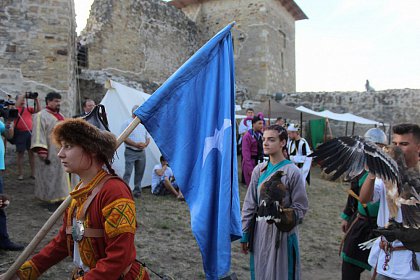 Cel mai mare festival medieval din România, deschis oficial, la Suceava, cu salve de tun și binecuvântarea lui Ștefan cel Mare