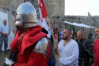 Cel mai mare festival medieval din România, deschis oficial, la Suceava, cu salve de tun și binecuvântarea lui Ștefan cel Mare