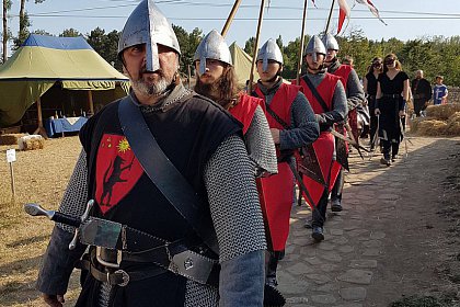 Cel mai mare festival medieval din România, deschis oficial, la Suceava, cu salve de tun și binecuvântarea lui Ștefan cel Mare