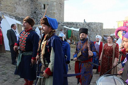 Cel mai mare festival medieval din România, deschis oficial, la Suceava, cu salve de tun și binecuvântarea lui Ștefan cel Mare