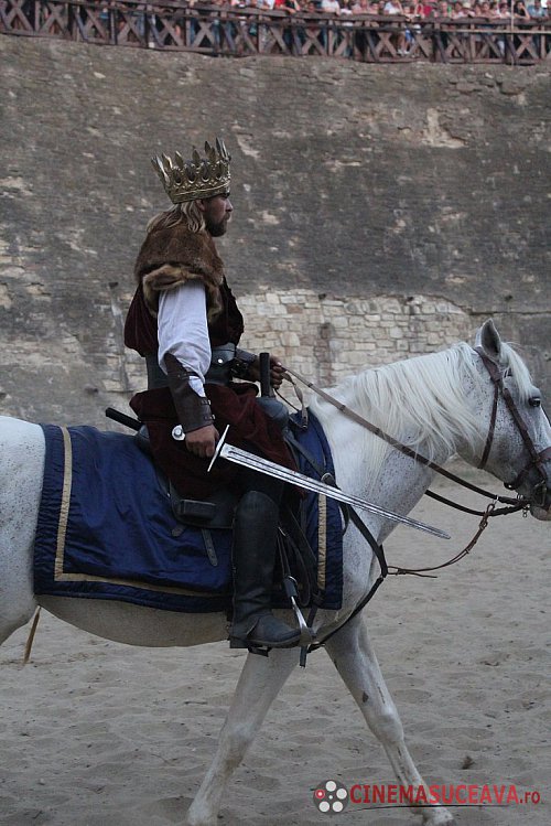 Cascadorii cu cai, momente fascinante la Festivalul Medieval de la Suceava