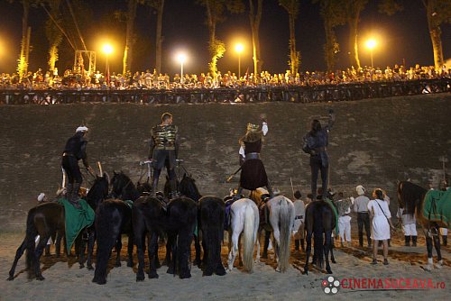 Cascadorii cu cai, momente fascinante la Festivalul Medieval de la Suceava