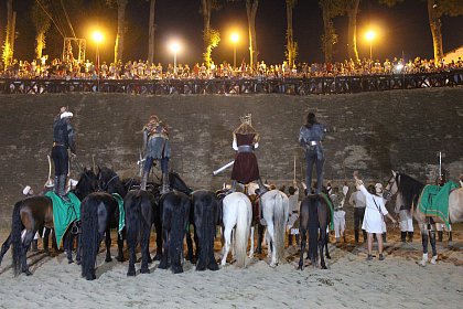 Cascadorii cu cai, momente fascinante la Festivalul Medieval de la Suceava