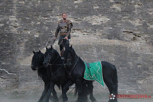 Cascadorii cu cai, momente fascinante la Festivalul Medieval de la Suceava