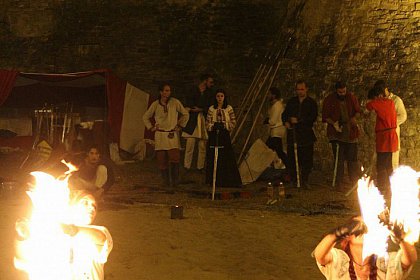 Spectacole cu foc și lasere în Cetatea Sucevei, la Festivalul Medieval „Ștefan cel Mare”