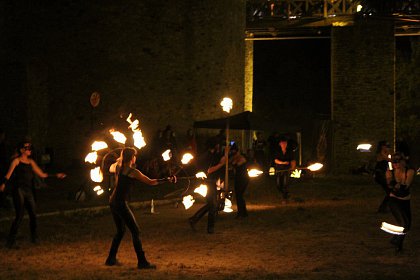 Spectacole cu foc și lasere în Cetatea Sucevei, la Festivalul Medieval „Ștefan cel Mare”