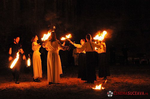 Spectacole cu foc și lasere în Cetatea Sucevei, la Festivalul Medieval „Ștefan cel Mare”