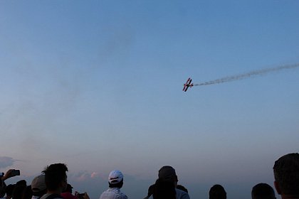 Explozii, foc și manevre periculoase, la spectacolul aviatic Suceava Air Show - Foto - Video