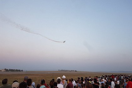 Explozii, foc și manevre periculoase, la spectacolul aviatic Suceava Air Show - Foto - Video