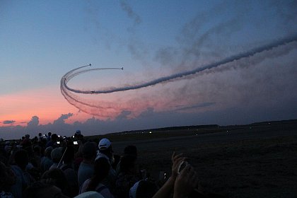 Explozii, foc și manevre periculoase, la spectacolul aviatic Suceava Air Show - Foto - Video