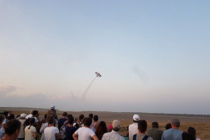 Explozii, foc și manevre periculoase, la spectacolul aviatic Suceava Air Show - Foto - Video