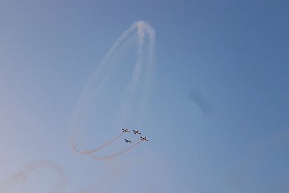 Explozii, foc și manevre periculoase, la spectacolul aviatic Suceava Air Show - Foto - Video