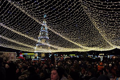 Cupolă de lumini și noi elemente decorative pentru sărbătorile de iarnă