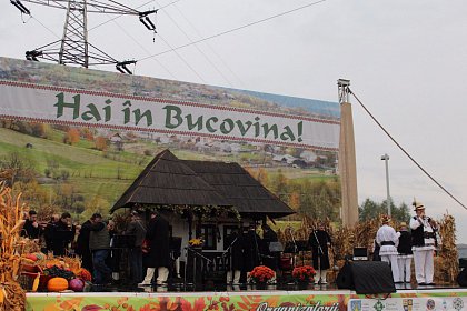 Trei zile de voie bună și preparate tradiționale la Târgul de Toamnă „Produs în Bucovina” - Galerie Foto