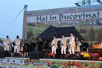 Trei zile de voie bună și preparate tradiționale la Târgul de Toamnă „Produs în Bucovina” - Galerie Foto