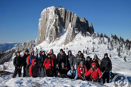 Cursuri gratuite de alpinism clasic și hibernal, rafting, speologie și supraviețuire