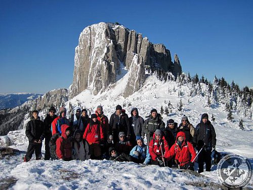 Cursuri gratuite de alpinism clasic și hibernal, rafting, speologie și supraviețuire