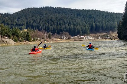 Cursuri gratuite de alpinism clasic și hibernal, rafting, speologie și supraviețuire